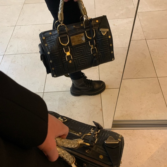 GIANNI VERSACE vintage leather Doctor bag with gold hardware. - Picture 10 of 10